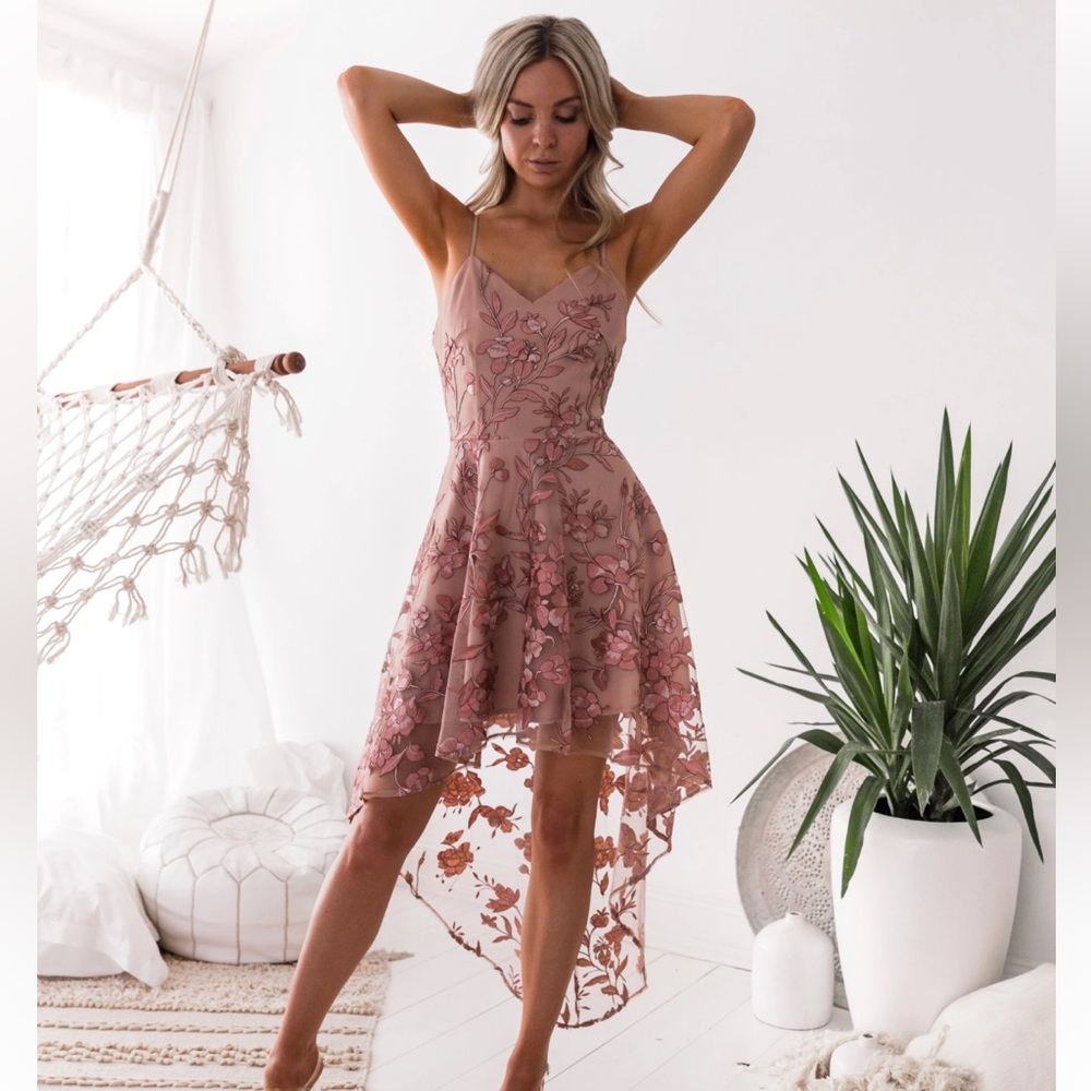 Two Sisters the label high low lace floral dress NWT